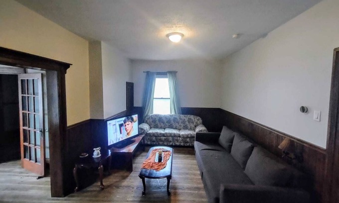 Midland Maison | Entire Home in Midland with seasonal Cottage Patio Suite