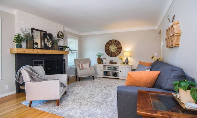 Richfield Maison | Entire Home in Minneapolis by Airport & Mall of America!