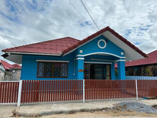 San Phak Wan Maison | Entire Home with King Bed