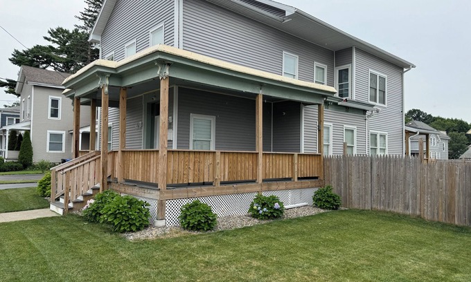 Cortland Maison | Entire house, 6 Bedroom. Newly remodeled duplex house with Central Air!
