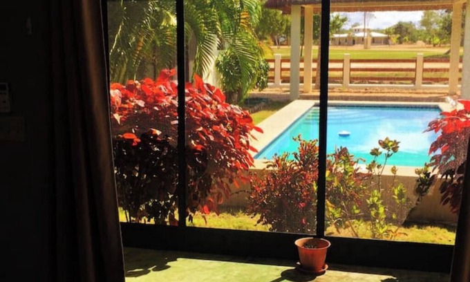 Corozal Appartement | Entire House, Privacy, Pool, Canal, Ocean Views, Kitchen, AC's, Dock, Sleeps 9