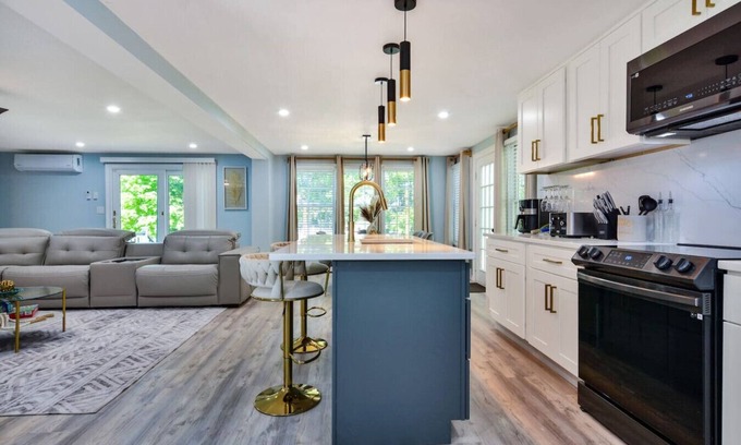 Methuen Maison | Spacious 8-bedroom 2 seperate unit included lux home in tranquil Methuen MA