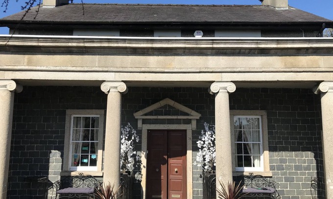 Downpatrick Maison | Maison de luxe avec 8 chambres et bain à remous / discothèque