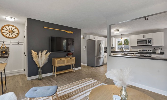 Windham Maison | Entire Modern Chic Home in Windham