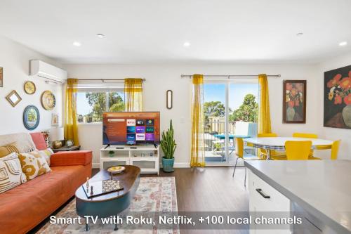 National City Maison | Entire Private 3-BR Home w Balcony Views 10-mins to SD Gaslamp, Downtown, Available Now