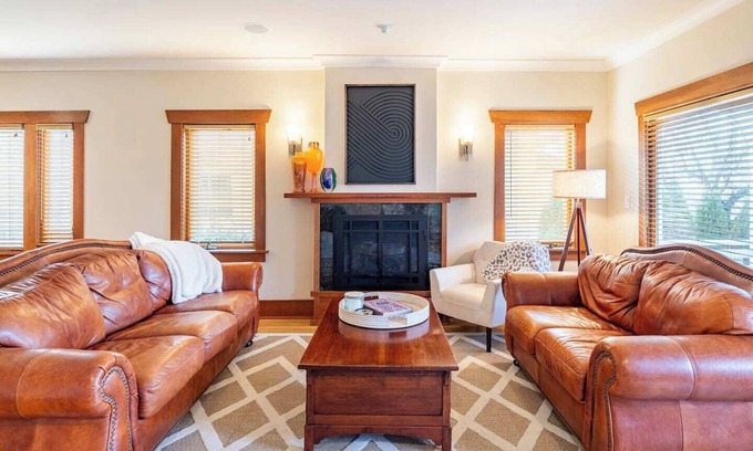 West Queen Anne Maison | Entire property: Main House, Basement Apartment (separate) & Cottage (separate)