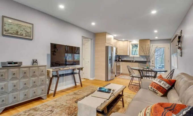 Brook Farm Appartement | Entire rental unit hosted by Tomasz