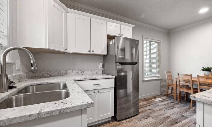 West Valley City Maison | Entire small House! w/Large Yard Pets Welcome!