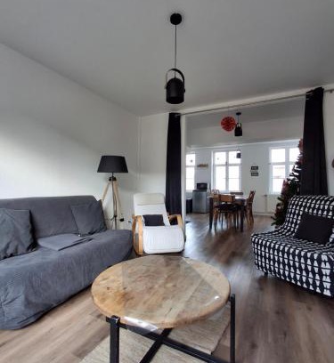 Arras Appartement | Entre les places, spacieux avec Parking Gratuit