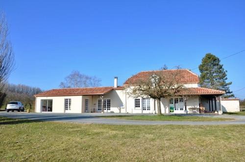 La Celle-sous-Gouzon Maison | Entre Lot et Dordogne maison 10 personnes avec piscine