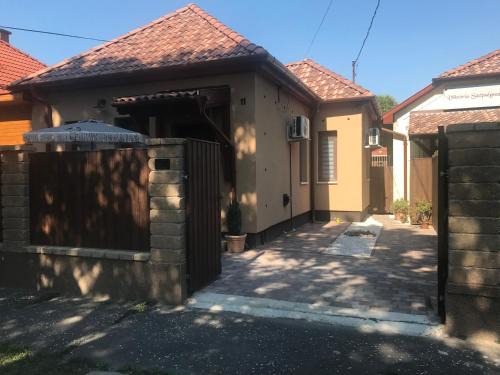 Gubacsipuszta Appartement | Eperjes Ház