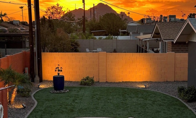 Park Scottsdale One Maison | NOUVELLE LISTE * Vieille ville * Piscine chauffée ** 86inTV * Sports / Playstation * Tout ce dont nous avons besoin c'est vous!