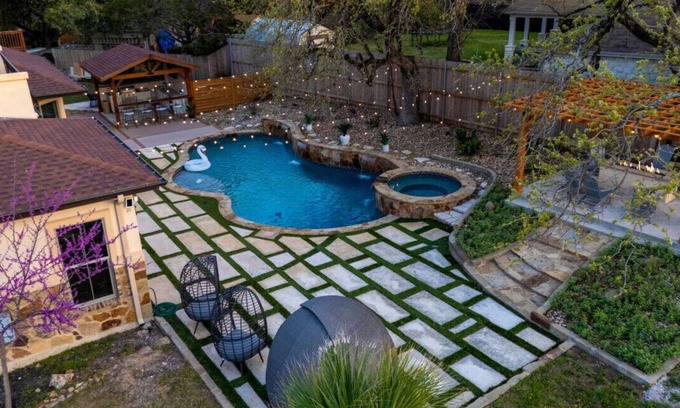 River Ridge Maison | Epic Retreat | Pool, Pickleball, Games, Playground