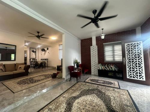 Semenyih Maison | Eqa's Homestay Perfect for Muslim family vacation