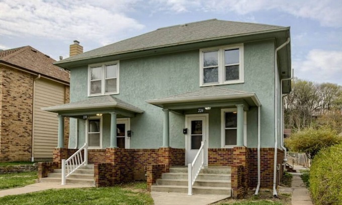 Council Bluffs Maison | Equally Tremendous Two Story Townhouse!
