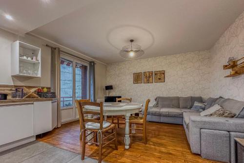 Quartier Capuche-Allies Appartement | #ER Les Alliés The Bright and cosy T4 with view