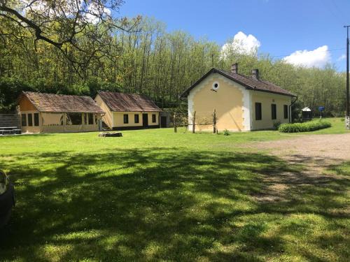 Boldogasszonyfa Appartement | Erdei Pihenőház Terecseny