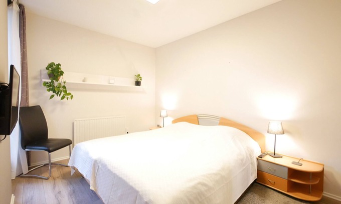 Osnabrueck Appartement | Erdgeschosswohnung mit Eigenem Parkplatz Vorm Haus in Ruhiger Zentraler Lage