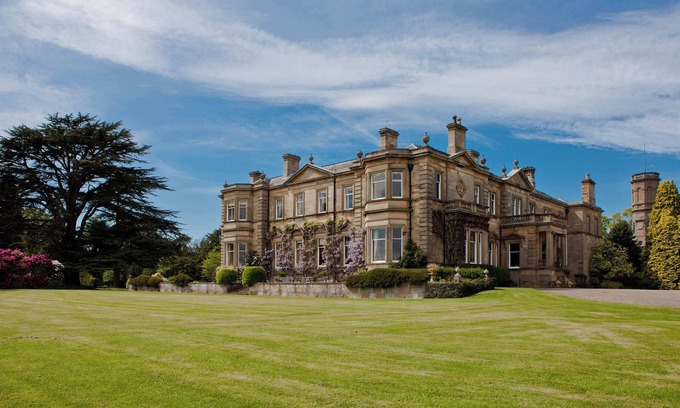 Errol Autre | Errol Park - Stately Home & Views, Sleeps 40!