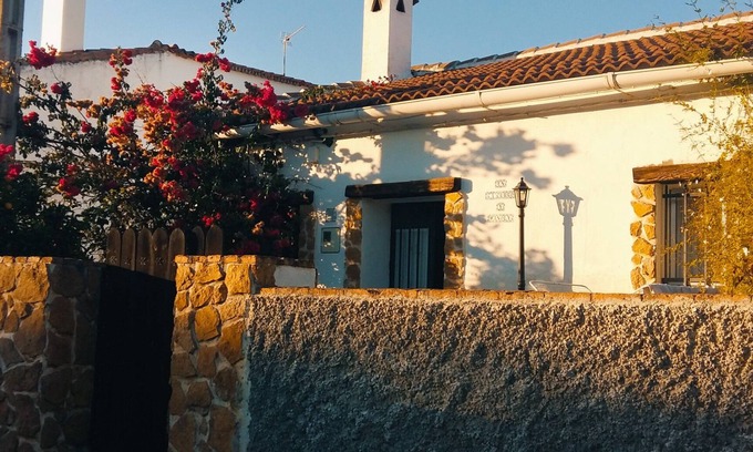 Valdeflores Maison | Maison calme et confortable dans un champ de village