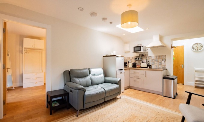 Galway City Centre Appartement | Penthouse 2 chambres avec vue sur Eyre Square. 6 personnes. Parking à proximité