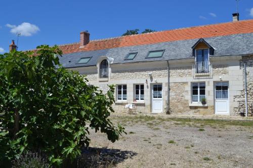 Saint-Epain Maison | ESCALE A VILLEPERDUE chambre NERINGA