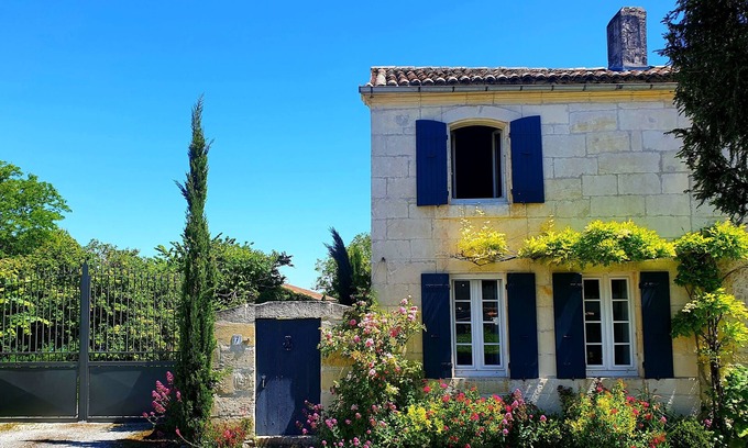 Preguillac Appartement | Escale cosy et bucolique à proximité de Saintes