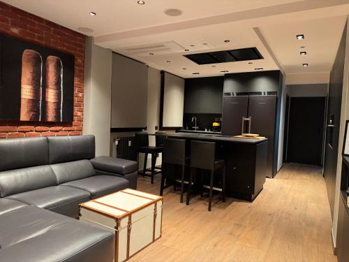 Burgos Appartement | EscapadaBurgos, Bruma Obscuro, vivienda exclusiva en pleno centro de la ciudad