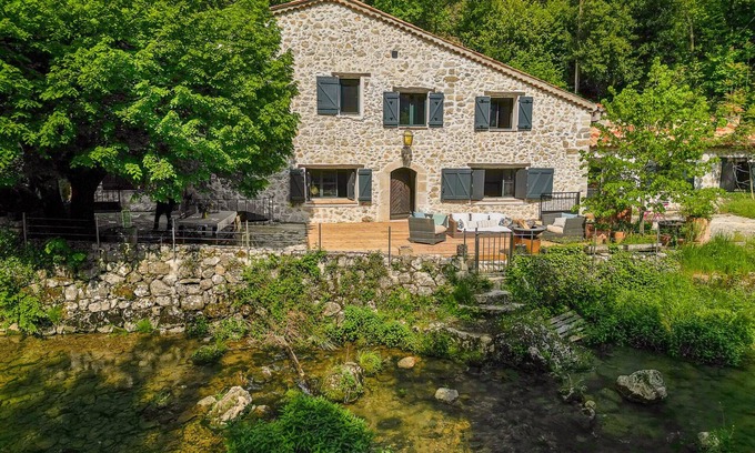 Saint-Vallier-de-Thiey Maison | Escapade au Moulin et sa Rivière Privative au Milieu D'un Domaine de 14 Hectares