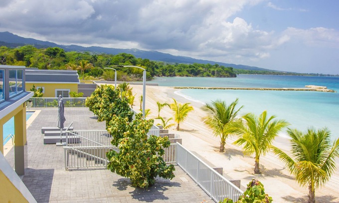 St. Ann's Bay Villa | Evadez-vous avec cette villa de luxe située au bord de l'océan