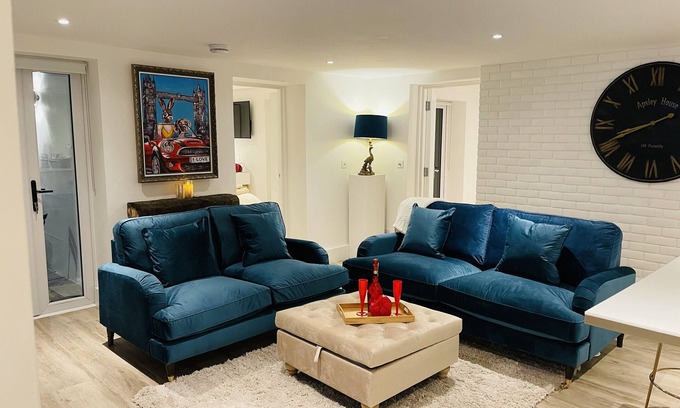Snaresbrook Appartement | Escape London in London - 2 bed luxury apartment in lovely Wanstead