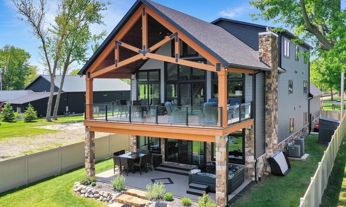 Union Maison | Escape the City to Lakeside Luxury — Just 2 Hours from Chicago