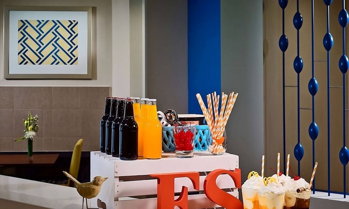 Westlake Hôtel | Escape the Hustle and Bustle! Kitchen, Free Parking, Onsite Pool