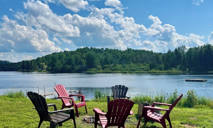 Bowman Cottage | Évadez-vous au chalet paisible ayant une vue extraordinaire du lac