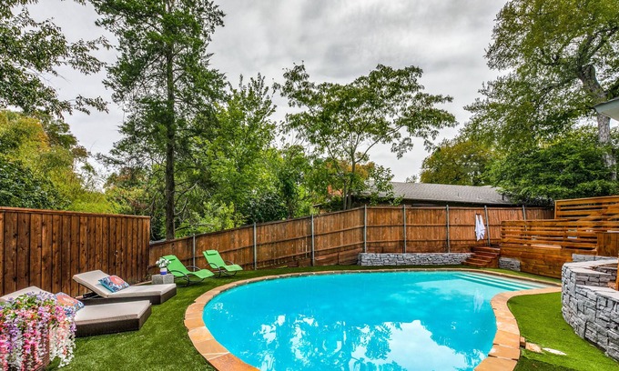 White Rock Hills Maison | Glamorous home with pool, hot tub, 3 king beds