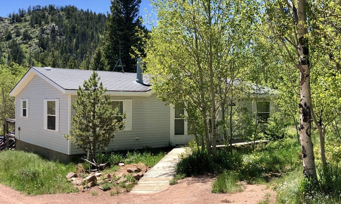 Crystal Lake Maison | Escape to Black Bear Hollow ~ Isolé dans une belle Aspen Grove & Pet Friendly!
