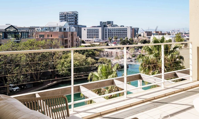 Victoria and Alfred Waterfront Appartement | Escape to Exquisite Ellesmere 401