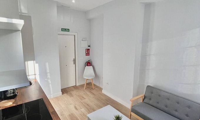 Hortaleza Appartement | Évadez-vous à Madrid : Studio moderne et cosy près de l'IFEMA