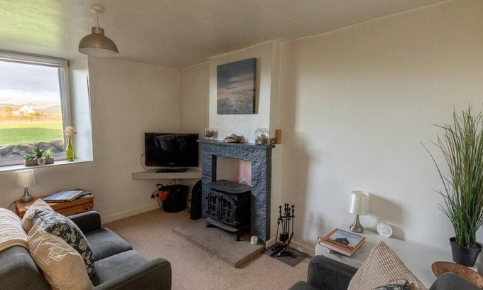 Calder Bridge Maison | Escape to our Cosy Cottage with Log Burner.