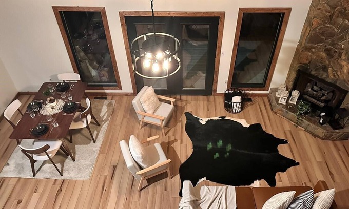 Walnut Mountain Cabine | Escape to Paradise at Cabana Dreams - Your Ultimate Vacation Retreat!
