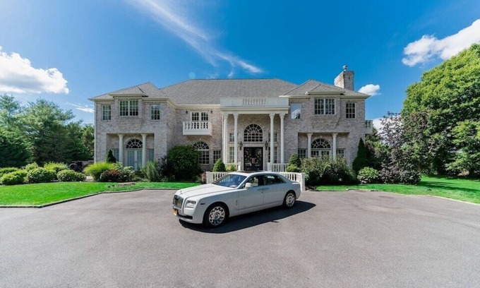 Glen Head Maison | Villa East! Hamptons Style Villa, Heated Pool & Spa