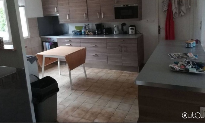 Bout des paves-Chene des Anglais Maison | Eseka appart situer près de plusieurs commodité
