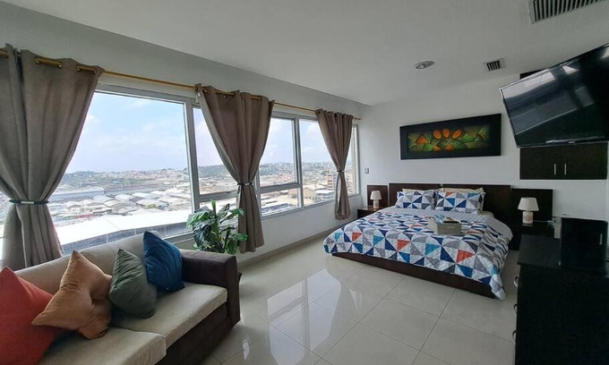 Guayaquil Appartement | ESMERALDA SUITE CON VISTA CIUDAD/PISCINA/GYM/PARQUEO
