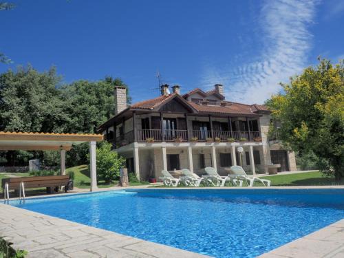 Allariz Maison | Espectacular Casa con Piscina en Allariz