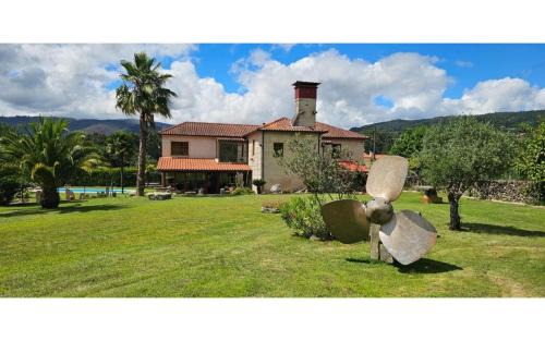 A Caniza Maison | Espectacular casa gallega con piscina