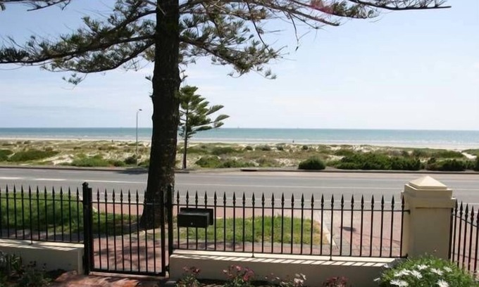 Semaphore Maison | Esplanade Beach House