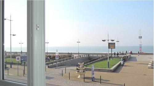 Le Treport Appartement | ESPLANADE FRONT DE MER 113 1er Etage Lit fait WIFI Taxe de séjour incluse