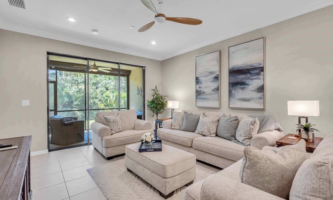 Sarasota Copropriété | Esplanade Resort Condo w/Pool, Bar & Garage