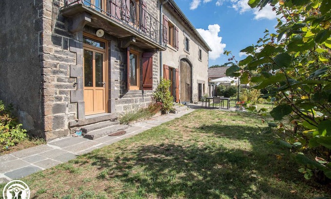 Charbonnieres-les-Varennes Maison | Esprit de Famille - CHARBONNIERES LES VARENNES