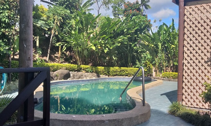 Lautoka Maison | Maison établie, vue sur la mer et couchers de soleil, piscine, intimité, espace à 15 min à pied de la ville